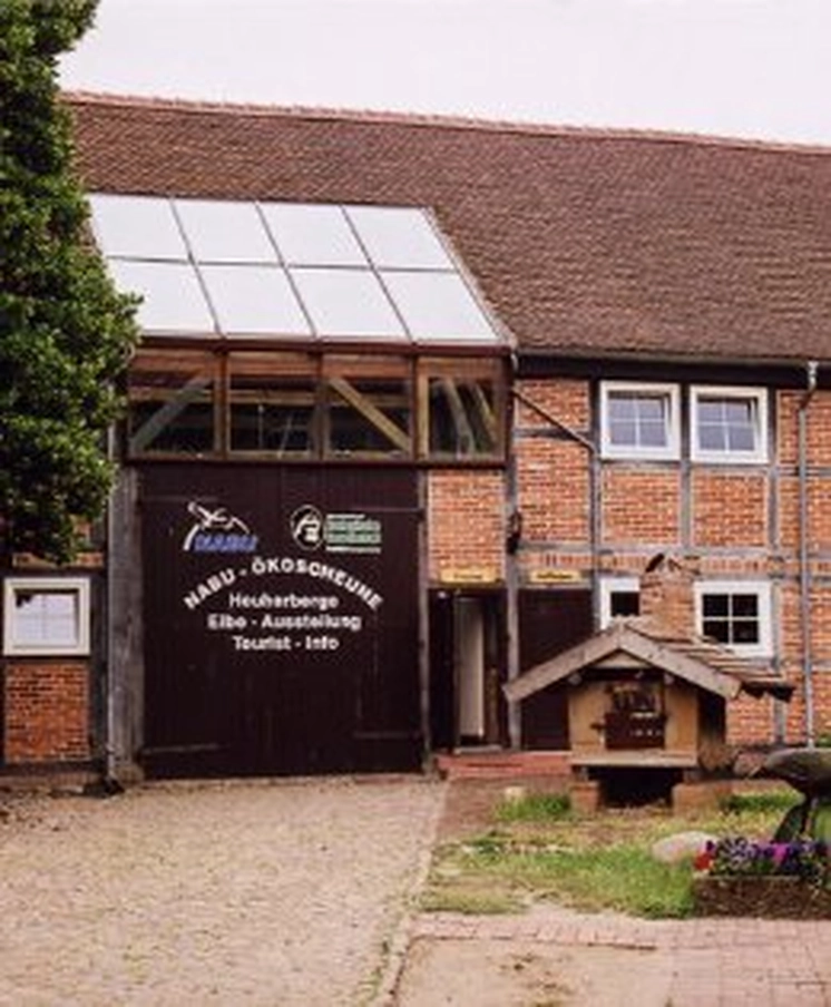 Elbezentrum und Heuherberge Buch.jpg Elbezentrum und Heuherberge Buch.jpg